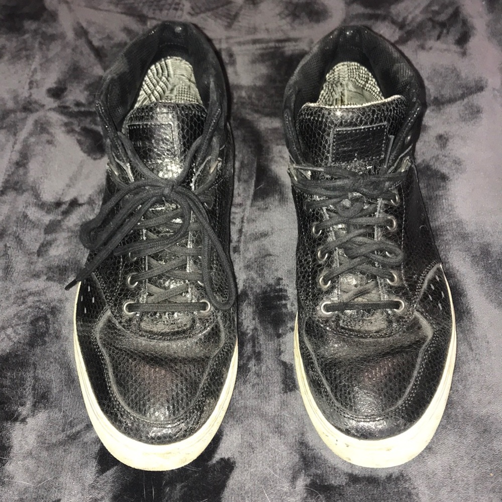 Diesel "Invasion Top" men's size 9.5 sneaker